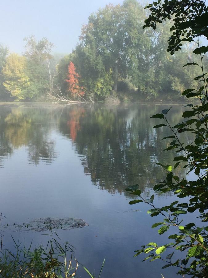 Отель Le Moulin Du Bourg Epeigne-les-Bois Экстерьер фото