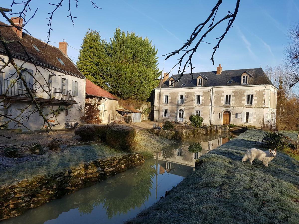 Отель Le Moulin Du Bourg Epeigne-les-Bois Экстерьер фото